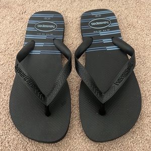 havaianas flip flops size 9/10